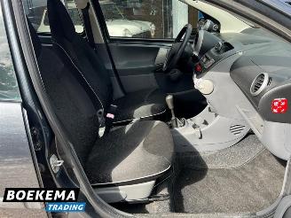 Peugeot 107 1.0-12V XS Airco 5-Deurs picture 16