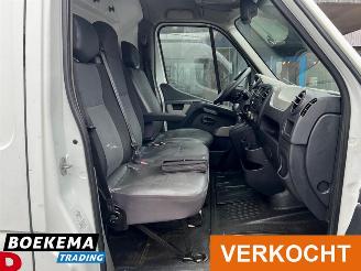 Renault Master T35 2.3 DCI L2H3 3-Pers Navigatie Cruise Airco PDC Trekhaak picture 13