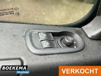 Renault Master T35 2.3 DCI L2H3 3-Pers Navigatie Cruise Airco PDC Trekhaak picture 14