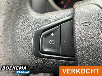 Renault Master T35 2.3 DCI L2H3 3-Pers Navigatie Cruise Airco PDC Trekhaak picture 17