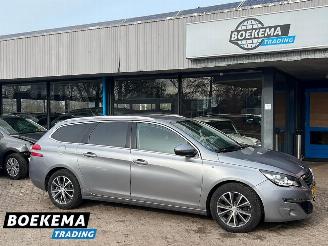 krockskadad bil auto Peugeot 308 SW 1.2 PureTech Style Automaat Navigatie PDC Cruise Trekhaak 2015/5