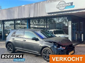 skadebil auto Volkswagen Golf 1.0 TSI R-Line DSG Navigatie Climate Cruise 2018/3