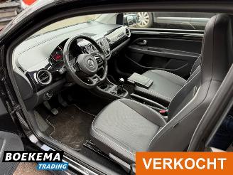 Volkswagen Up! 1.0 Black Up! Panorama Leer Stoelverwarming PDC Cruise picture 9