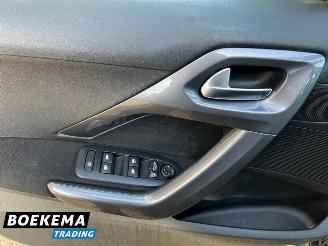 Peugeot 2008 1.2 PureTech Allure Navigatie Camera Climate picture 17