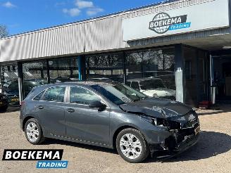 Unfallwagen Kia Ceed 1.0 T-GDi DynamicLine Navigatie Camera Keyless 2022/5