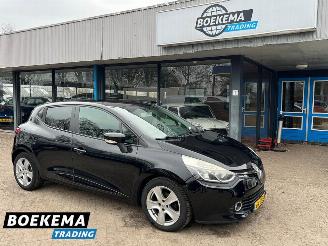 Coche accidentado Renault Clio 0.9 TCe Expression Navigatie Airco Cruise 2012/12