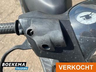 Piaggio  Zip 45KM picture 10