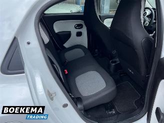 Renault Twingo R80 E-Tech Equilibre 22 kWh Navigatie Cruise picture 15