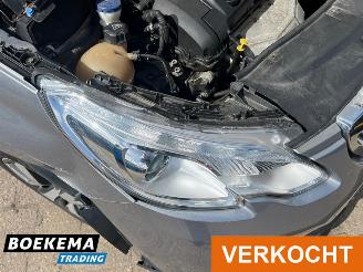 Peugeot 2008 1.6 VTi Allure Navigatie picture 14