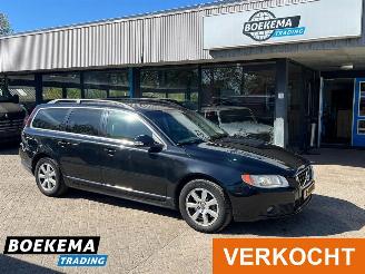 krockskadad bil auto Volvo V-70 2.5T Kinetic 230PK Automaat Leer Navigatie Cruise 2010/9