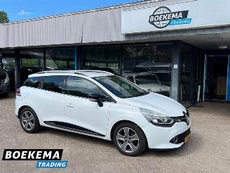 Voiture accidenté Renault Clio Estate 0.9 TCe Night&Day R-Link Navigatie Cruise Airco 2014/10