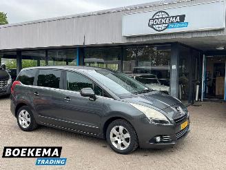 krockskadad bil auto Peugeot 5008 1.6 VTi Blue Lease 7-Persoons Leer Stoelverwarming Navigatie Climate Cruise 2010/10