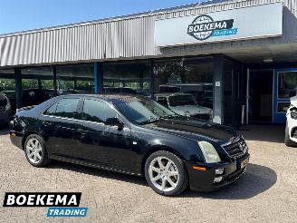 Damaged car Cadillac STS 4.6 V8 Launch Edition Bose Keyless Stoelverw + koeling 2006/3