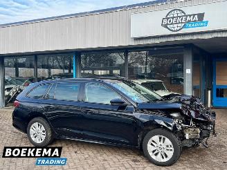 occasion passenger cars Skoda Octavia Combi 1.0 e-TSI Business Edition Navigatie Cruise Lane-Ass 2024/1