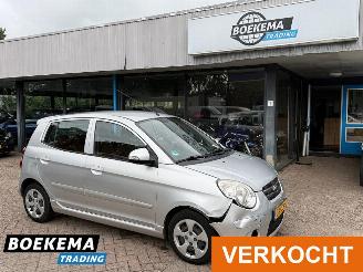 krockskadad bil auto Kia Picanto 1.1 X-ecutive Automaat Leer Climate PDC Trekhaak 2009/11