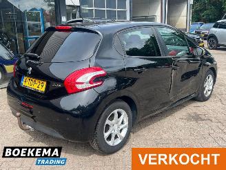 Peugeot 208 1.2 VTi Oxygo Cruise Navi Clima Trekhaak picture 2