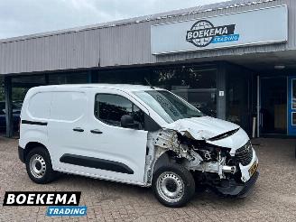krockskadad bil auto Opel Combo 136 50kWh Navigatie Airco Cruise 2023/10