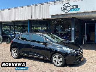 skadebil auto Renault Clio 0.9 TCe Expression Navi Cruise-Control Airco 2013/9