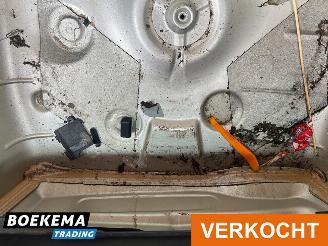 Volkswagen Polo 1.4-16V Comfortline Navi Climate Control picture 8