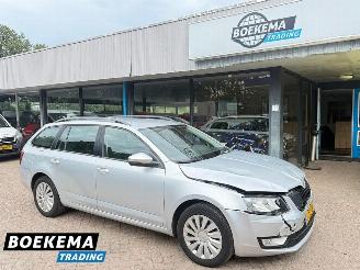 Damaged car Skoda Octavia Combi 1.2 TSI Ambition Navigatie Cruise Climate 2014/6
