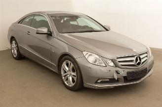 Mercedes E-klasse E200 Coupé Motorschade picture 2