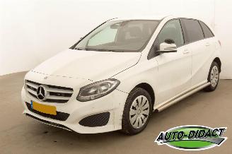 skadebil auto Mercedes B-klasse 220D MOTOR KAPOT Ambition 2019/6