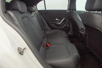 Mercedes A-klasse A180 Motor loopt Luxury Line Automaat Koppakking defect picture 23