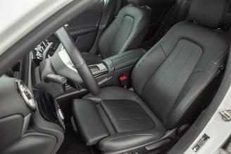 Mercedes A-klasse A180 Motor loopt Luxury Line Automaat Koppakking defect picture 22