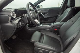 Mercedes A-klasse A180 Motor loopt Luxury Line Automaat Koppakking defect picture 21