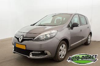 krockskadad bil auto Renault Scenic 1.2 TCE Bose Navi 2016/2