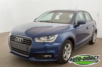 krockskadad bil auto Audi A1 1.0 TFSI Airco Navi 2015/12