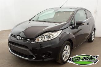 Voiture accidenté Ford Fiesta 1.6 TDCi Clima ECOnetic Trend 2011/12