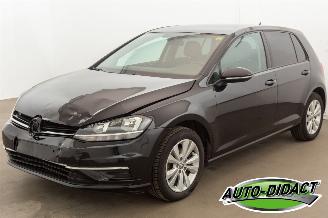 skadebil auto Volkswagen Golf 1.0 TSI Clima Navi Camera 2018/1