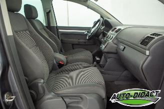 Volkswagen Touran 1.9 TDI Automaat 7persoons Clima picture 16