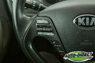 Kia Cee d 1.6 GDI 117.593 Clima Navi Camera ComfortPlusLine Navigator picture 16