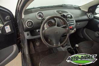 Peugeot 107 1.0-12V Airco Millesim 200 picture 20