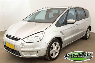 Unfallwagen Ford S-Max 2.0-16V Clima Navi 2008/11