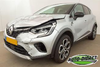krockskadad bil auto Renault Captur 1.0 TCe Clima Navi 90 Edition One 2021/6