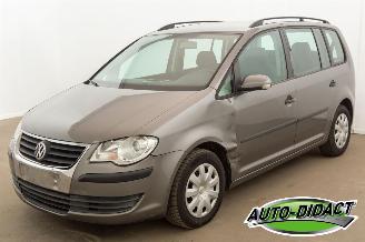 krockskadad bil auto Volkswagen Touran 1.6 Airco 7p. 2007/3