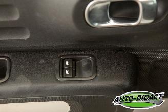 Citroën C3 1.2 PureTech Feel Clima Navi Motorschade picture 12