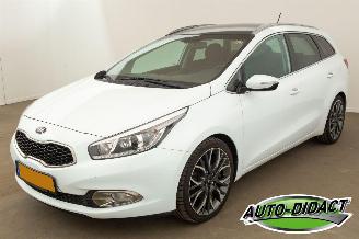 krockskadad bil auto Kia Cee d 1.6 GDI Clima Navi Camera 2015/5