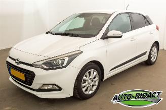 skadebil auto Hyundai I-20 1.0 T-GDI Go! 109.525 km NAP Airco Navi Camera 2017/4