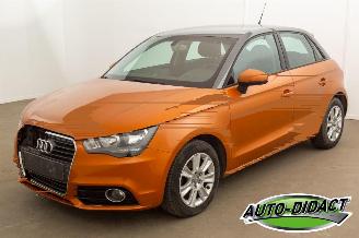krockskadad bil auto Audi A1 1.6 TDI Automaat Navi Airco Attraction 2012/3