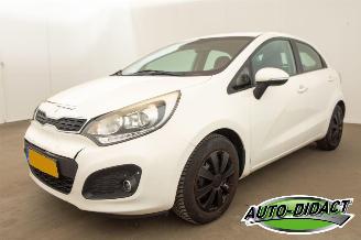 Unfallwagen Kia Rio 1.2 CVVT Clima Motorschade Super Pack 2011/9