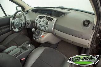 Renault Scenic 1.6-16V Tech Line Clima Navi picture 25