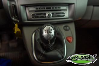 Renault Scenic 1.6-16V Tech Line Clima Navi picture 13