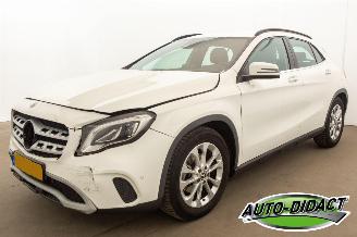 krockskadad bil auto Mercedes GLA 180 Automaat Clima Navi Camera Business Solution Limited 2019/8