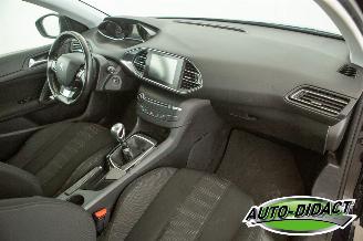 Peugeot 308 1.6 Active Clima Navi Camera Pano picture 19