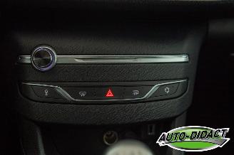 Peugeot 308 SW 1.2 Carpas Clima Navi Camera Style picture 10