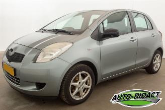 krockskadad bil auto Toyota Yaris 1.3 VVTi Sol Airco 2006/7